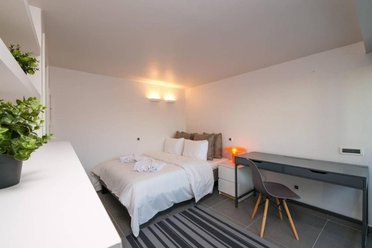 Apartament Urban Luxury Homm Apt. In Deinokratous Str. Ateny Zewnętrze zdjęcie