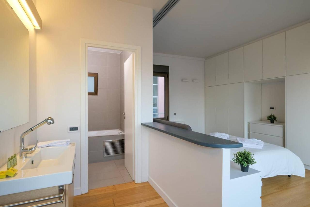 Apartament Urban Luxury Homm Apt. In Deinokratous Str. Ateny Zewnętrze zdjęcie